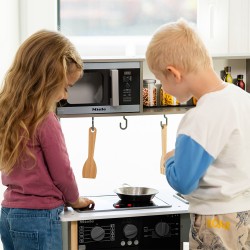 Детска дървена кухня Miele Midi, с аксесоари, звук и светлина Детска дървена кухня Miele Midi, с аксесоари, звук и светлина
